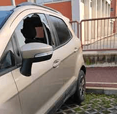 Rimini: dannegiate dai vandali 70 auto dei medici, riparate gratis dai carrozzieri