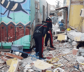 Cagliari: crolla un balcone di un palazzo su un operaio