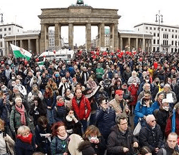 Berlino: manifestazione contro le restrizioni