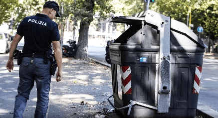 Neonato abbandonato in un bidone della spazzatura a Ragusa