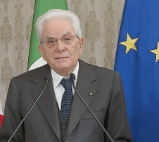 Mattarella: la lotta al virus richiederà serietà e sacrifici