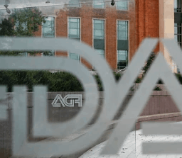 USA: ok della Fda al vaccino pfizer, a breve le prime vaccinazioni