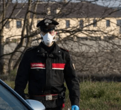 Udine: in 50 a ballare e bere, ma alla festa arrivano anche i carabinieri