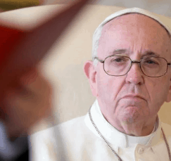 Due cardinali vicini a Papa Francesco sono positivi al covid; paura nel Vaticano