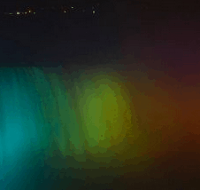 Le casacate del Niagara con i colori natalizi