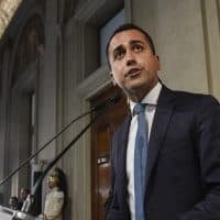 Luigi Di Maio ha firmato un’ordinanza voli di rientro dalla Gran Bretagna