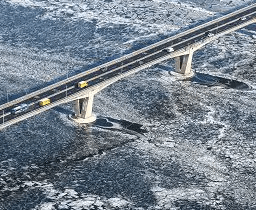 Corea del sud: il freddo ha ghiacciato il fiume che si trova a Seul