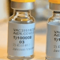Ema: ok a vaccino J&J;  AstraZeneca anche agli 80enni